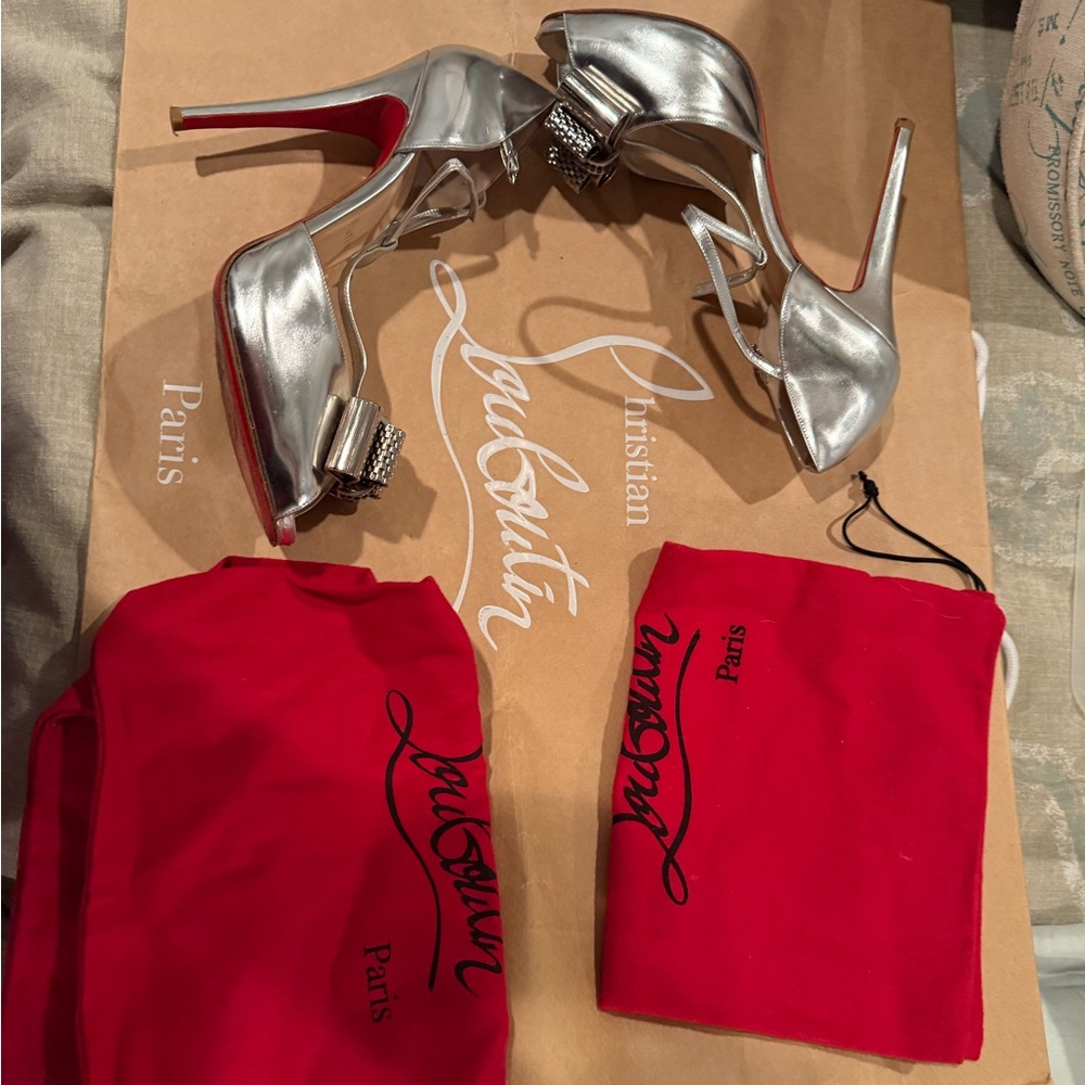 Christian Louboutin Silver leather T strap archidisco High Heels size 40.5